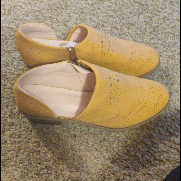 Suede slip on shoes - Picture 1 of 3